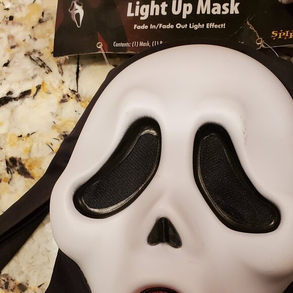 Ghost Face Mask Light Up Mask NEW! Spirit Halloween (Video) - Picture 8 of 11